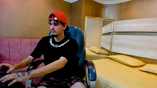 Snapshot of Dirty_Kingg chatting on March 2025 11:00:02 PM Dirty Kingg online show from March 2025 11:00:02 PM