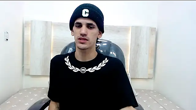 Snapshot of Dirty_Kingg chatting on March 2025 09:05:02 PM Dirty Kingg online show from March 2025 09:05:02 PM