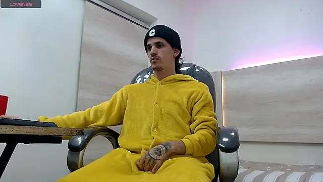 Snapshot of Dirty_Kingg chatting on March 2025 07:24:02 PM Dirty Kingg online show from March 2025 07:24:02 PM