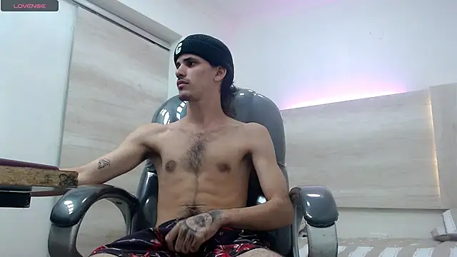 Snapshot of Dirty_Kingg chatting on March 2025 08:15:02 PM Dirty Kingg online show from March 2025 08:15:02 PM