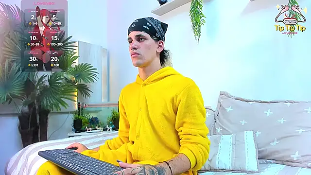 Snapshot of Dirty_Kingg chatting on September 2025 08:20:02 PM Dirty Kingg online show from September 2025 08:20:02 PM