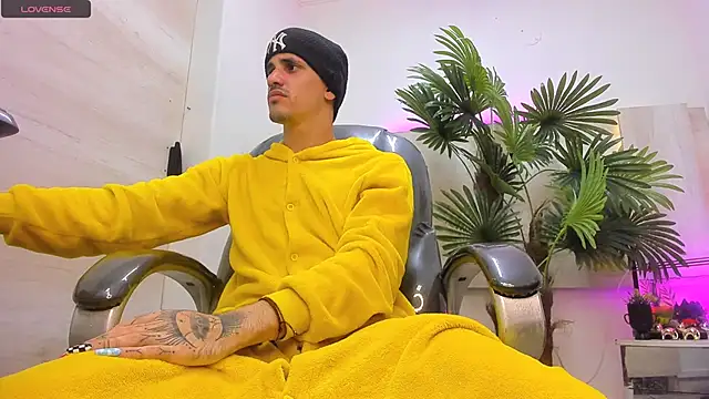 Snapshot of Dirty_Kingg chatting on September 2025 09:18:01 PM Dirty Kingg online show from September 2025 09:18:01 PM