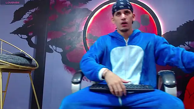 Snapshot of Dirty_Kingg chatting on November 2025 08:11:02 PM Dirty Kingg online show from November 2025 08:11:02 PM