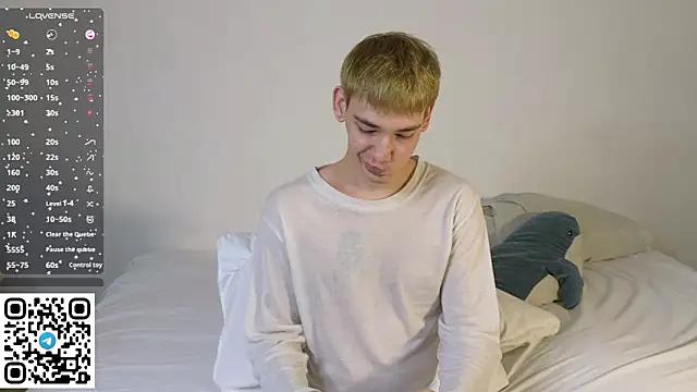 Snapshot of Julian_wins chatting on February 2026 06:02:01 PM Julian wins online show from February 2026 06:02:01 PM