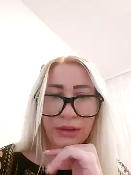 visnjica online show from February 2025 10:33:01 PM