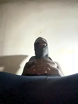 Snapshot of OneWhoBringsJoy chatting on November 2025 11:47:01 PM OneWhoBringsJoy online show from November 2025 11:47:01 PM