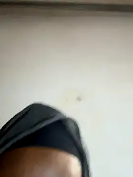 Snapshot of OneWhoBringsJoy chatting on November 2025 11:52:02 AM OneWhoBringsJoy online show from November 2025 11:52:02 AM