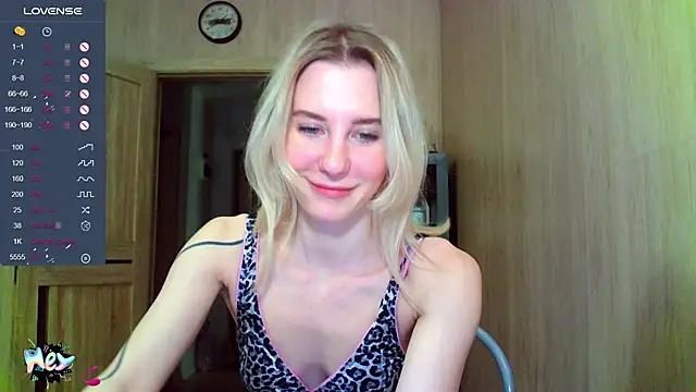 Caramel piegirl online show from September 2025 07:30:01 PM