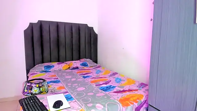 moree Queen online show from December 2025 07:45:02 PM