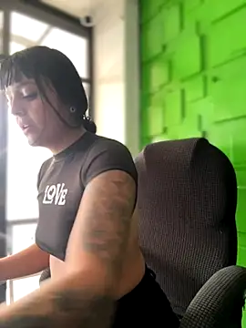 Dulce  Boyd online show from October 2025 01:53:02 PM