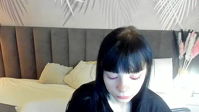 SkinyJoyce online show from February 2025 05:11:02 AM