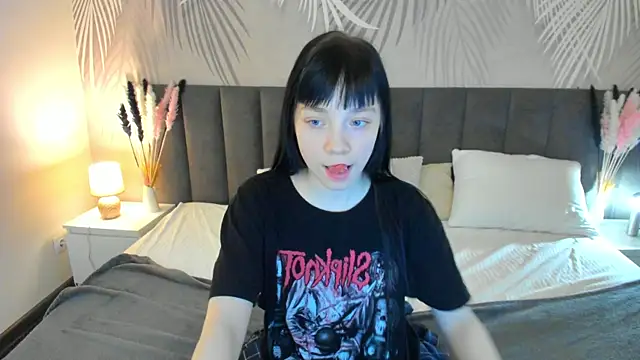 SkinyJoyce online show from March 2025 08:13:02 AM