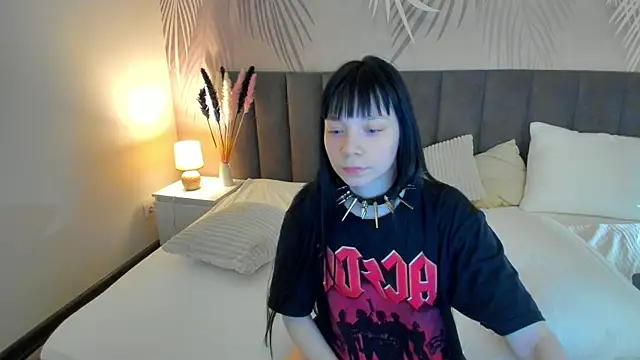 SkinyJoyce online show from March 2025 08:19:02 AM
