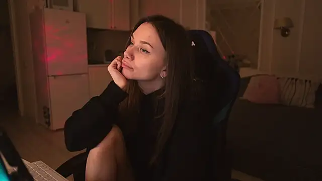 Snapshot of alexa_feels_ chatting on March 2025 07:34:01 PM alexa feels online show from March 2025 07:34:01 PM