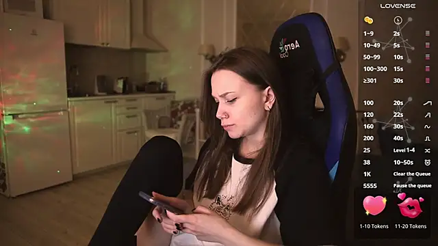 Snapshot of alexa_feels_ chatting on March 2025 09:48:01 PM alexa feels online show from March 2025 09:48:01 PM