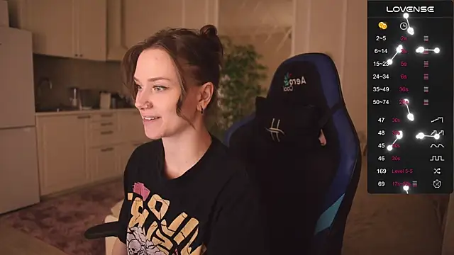 Snapshot of alexa_feels_ chatting on October 2025 06:19:02 PM alexa feels online show from October 2025 06:19:02 PM