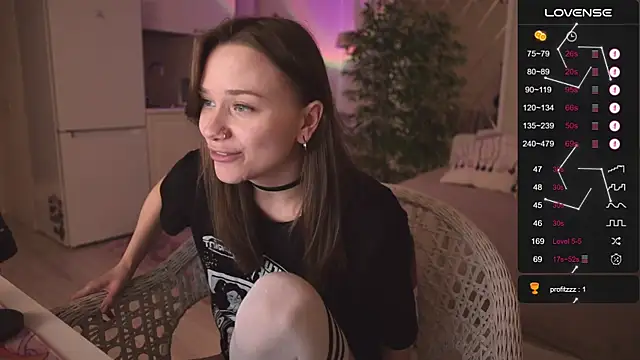 Snapshot of alexa_feels_ chatting on November 2025 04:30:02 PM alexa feels online show from November 2025 04:30:02 PM