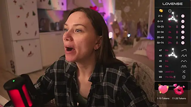 Snapshot of alexa_feels_ chatting on December 2025 04:58:02 PM alexa feels online show from December 2025 04:58:02 PM