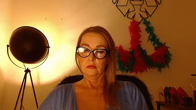 Snapshot of leaxSTAR chatting on July 2026 02:22:02 PM leaxSTAR online show from July 2026 02:22:02 PM