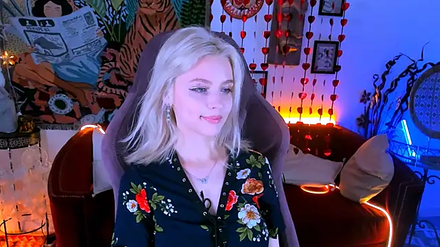 Snapshot of LeonaStane chatting on February 2025 08:05:02 PM LeonaStane online show from February 2025 08:05:02 PM