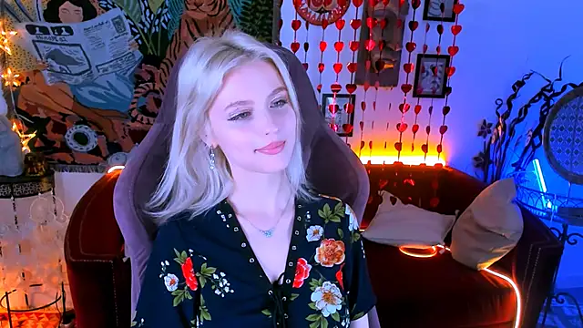 Snapshot of LeonaStane chatting on February 2025 11:10:02 PM LeonaStane online show from February 2025 11:10:02 PM