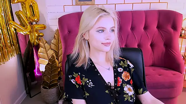 Snapshot of LeonaStane chatting on February 2025 05:04:01 PM LeonaStane online show from February 2025 05:04:01 PM