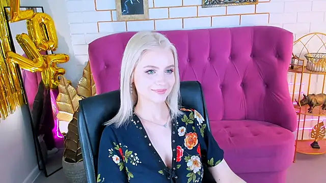 Snapshot of LeonaStane chatting on March 2025 11:05:01 PM LeonaStane online show from March 2025 11:05:01 PM