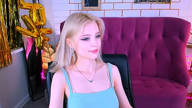 Snapshot of LeonaStane chatting on September 2025 05:02:02 PM LeonaStane online show from September 2025 05:02:02 PM