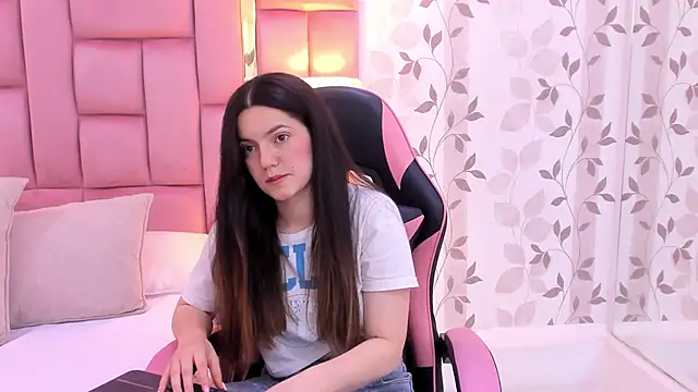 Snapshot of ArianaFranco chatting on December 2025 09:53:01 PM ArianaFranco online show from December 2025 09:53:01 PM