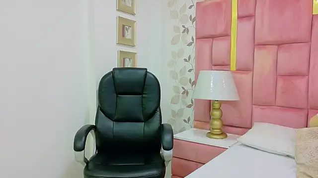 ArianaFranco online show from June 2026 01:33:01 PM