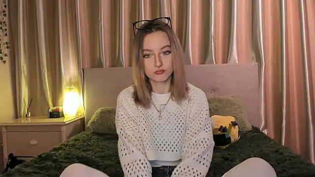 MiaRanki online show from March 2025 04:37:01 PM