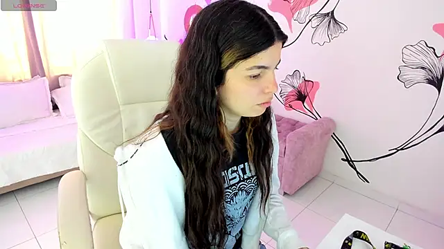 Isabela Fiorelli online show from June 2026 01:42:02 PM