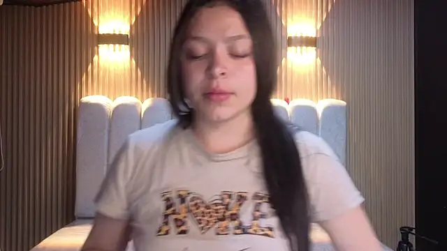 Cute Angell  online show from April 2026 02:27:02 AM
