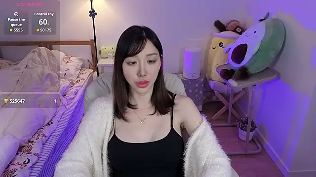 joycemilka online show from December 2025 11:52:01 AM