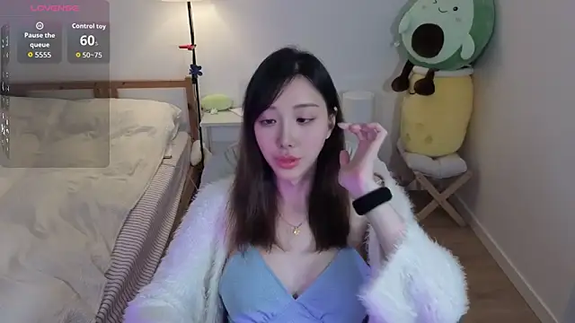 Snapshot of joycemilka chatting on April 2026 12:17:01 PM joycemilka online show from April 2026 12:17:01 PM