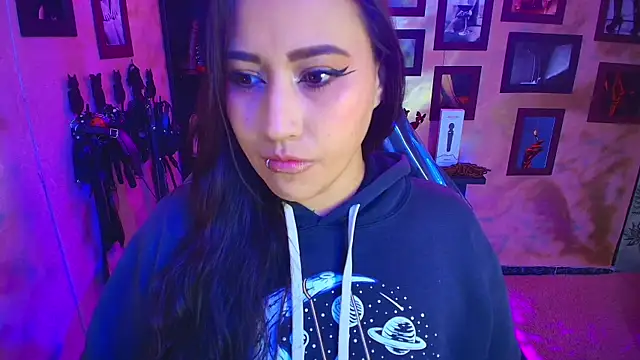 Snapshot of cherryy_bombshelll chatting on October 2025 03:42:01 PM cherryy bombshelll online show from October 2025 03:42:01 PM