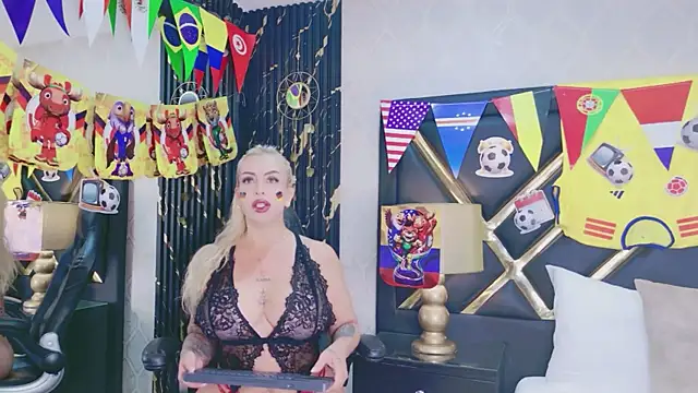 SophieWinsloow online show from June 2026 12:20:01 PM