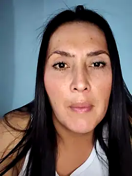 dulce valeriaa online show from February 2025 12:05:01 AM