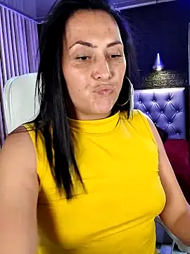 dulce valeriaa online show from March 2025 04:40:02 PM