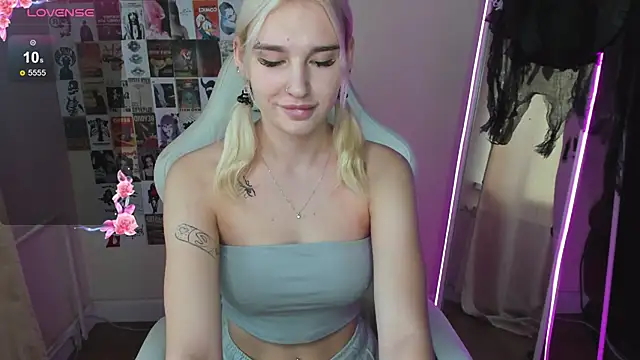 EvelinaLuu online show from November 2025 03:42:02 AM