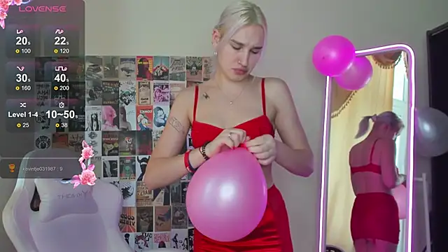 Snapshot of EvelinaLuu chatting on December 2025 05:58:01 AM EvelinaLuu online show from December 2025 05:58:01 AM