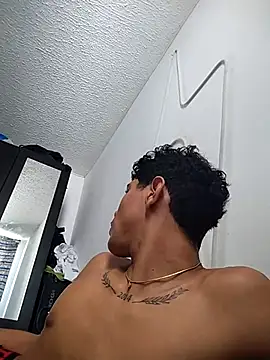 BrawnLove02 online show from February 2025 06:00:02 PM