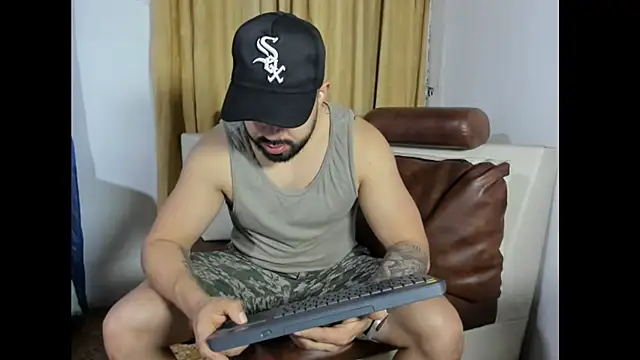 Snapshot of mikeblaree chatting on October 2025 02:41:01 PM mikeblaree online show from October 2025 02:41:01 PM