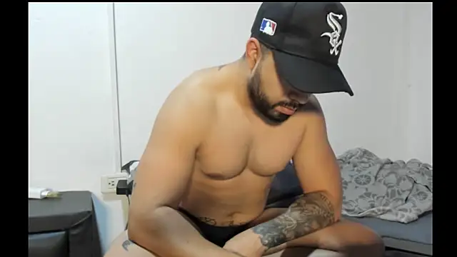 Snapshot of mikeblaree chatting on October 2025 02:28:02 PM mikeblaree online show from October 2025 02:28:02 PM