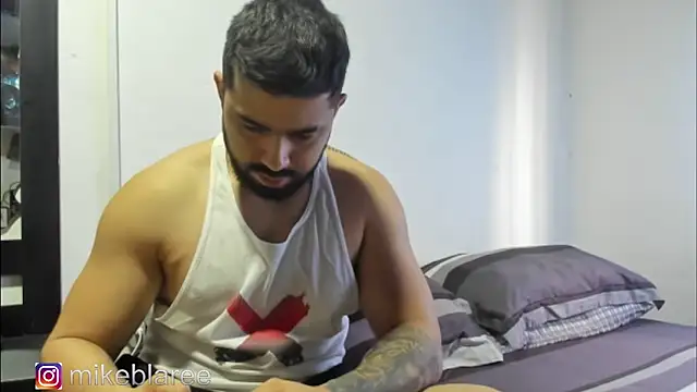 Snapshot of mikeblaree chatting on October 2025 02:51:02 PM mikeblaree online show from October 2025 02:51:02 PM