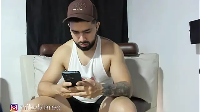 Snapshot of mikeblaree chatting on November 2025 05:44:01 PM mikeblaree online show from November 2025 05:44:01 PM