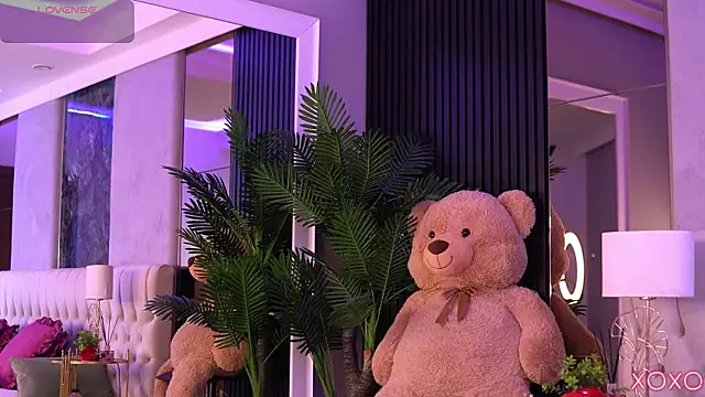 Snapshot of SashaFerrera chatting on October 2025 06:39:02 PM SashaFerrera online show from October 2025 06:39:02 PM