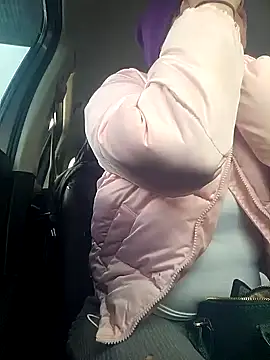 Snapshot of ShysluutGia chatting on February 2026 10:39:02 PM ShysluutGia online show from February 2026 10:39:02 PM