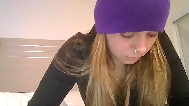 ShysluutGia online show from April 2026 05:12:02 AM