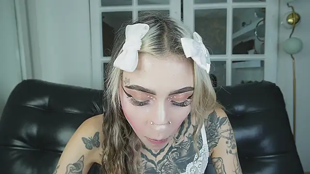 Snapshot of miss___angel chatting on February 2026 11:07:01 AM miss angel online show from February 2026 11:07:01 AM